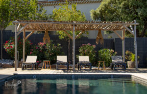 Pergola coin piscine